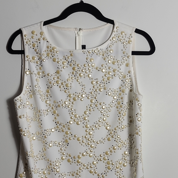 ST.JOHN Evening Ivory With Silver and Cream  Elegant Sleeveless Top Size 8 - Picture 6 of 16